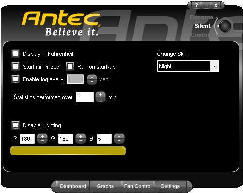 Unten links lässt sich hier die Farbe des beleuchteten Antec Logos einstellen.