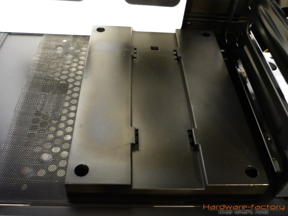 Die zusätzliche Schiene zur Befestigung eines 3,5