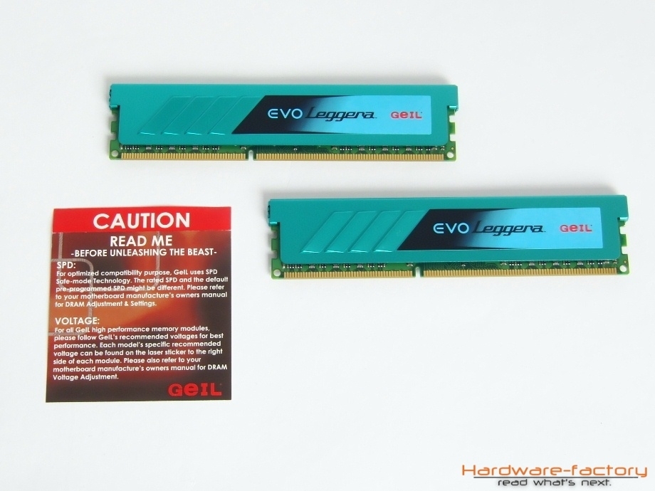 Mit im Lieferumfang: Ein Hinweisblättchen, welches den Käufer bittet die Einstellungen gemäß des Aufklebers auf der Rückseite des Speichers vorzunehmen.